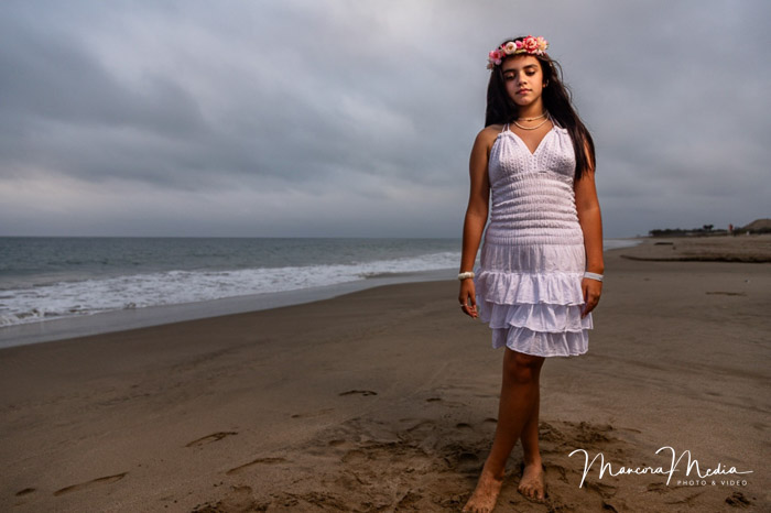 Retrato individual de alumna de promoción en Punta Sal